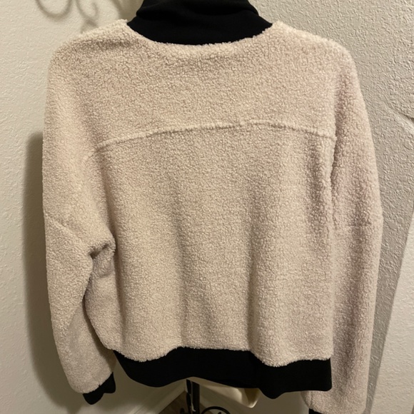 Fabletics sweatshirt - Picture 3 of 3